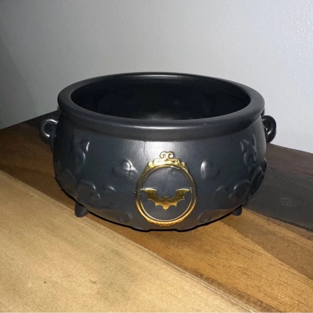 Bath and Body Works Halloween Bat Body Care Holder Cauldron Pedestal